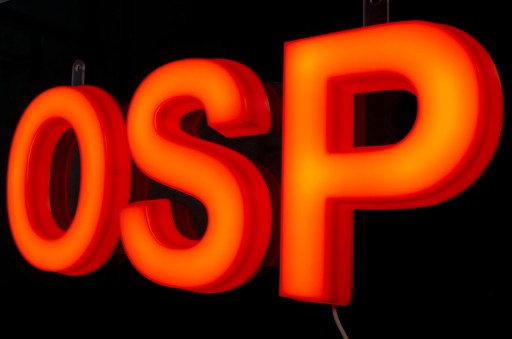 Буквы OSP со светодиодной подсветкой с использованием технологии 3D-печати