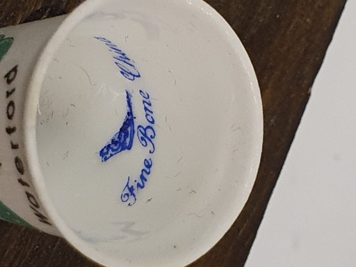 porcelanowy naparstek kolekcjonerski Waterford koniczyna