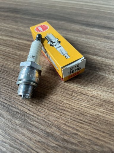 NOWA ŚWIECA NGK B8HS MZ ETZ 150 MZ ETZ 250 MZ TS 150 MZ TS 250