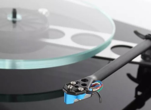 ПРОИГРЫВАТЕЛЬ REGA PLANAR 3 ПОВОРОТА С ММ КАРТРИДЖЕМ REGA ELYS 2 HI-END ЧЕРНЫЙ ГЛЯНЦЕВЫЙ