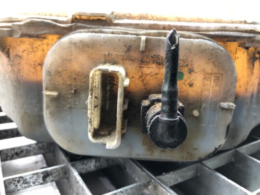 БАЧОК DPF CITROEN C5 II 20012990100 2.2 133км