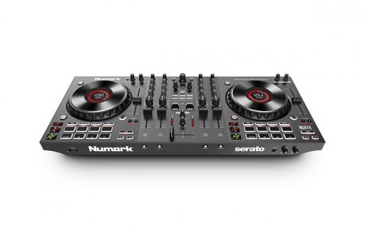 Цифровой контроллер Numark NS4FX