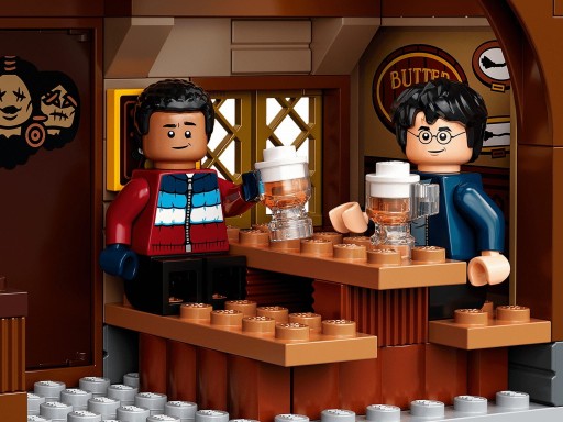 LEGO 76388 ГАРРИ ПОТТЕР Посещение деревни Хогсмид