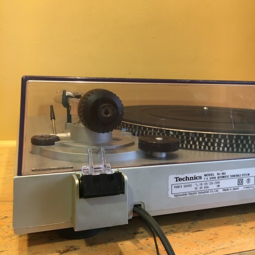 Проигрыватель проигрывателей Technics SL-B2