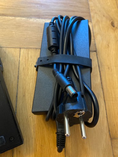 Станция Dell K07A PR03X USB3.0 + блок питания Dell 130 Вт с кабелем питания.