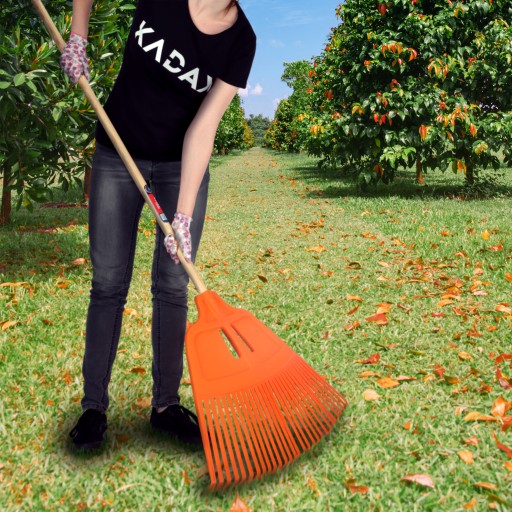 GRABIE Z DREWNIANYM TRZONKIEM DO LIŚCI TRAWY 170cm