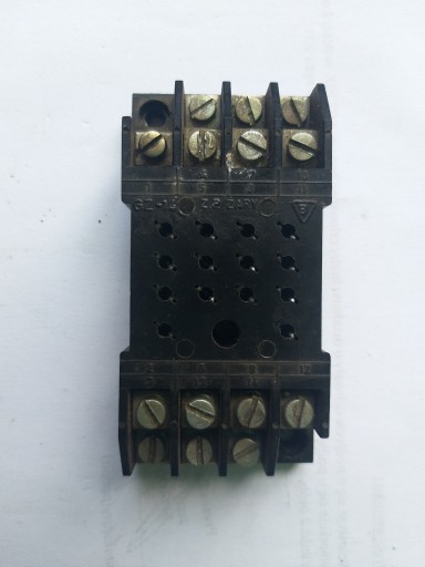 РЕЛЕ Р-15, 250В, 10А, 4PDT с БАЗОЙ.