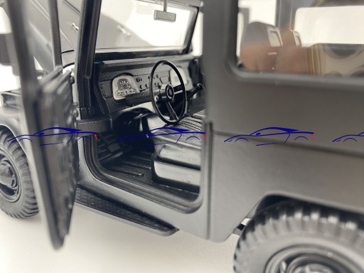 Toyota FJ 40 Hard Top 1:24 черный Motormax 79323
