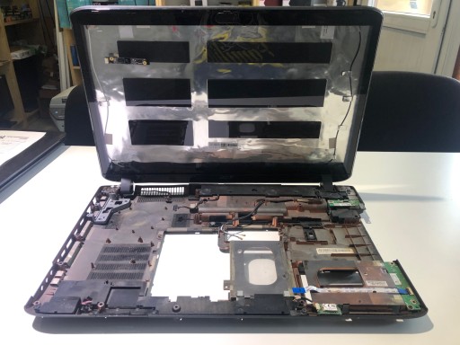 КОРПУС В КОМПЛЕКТЕ ВЕРХНЯЯ НИЖНЯЯ МАТРИЧНАЯ ЗАСЛОНКА ACER 8942