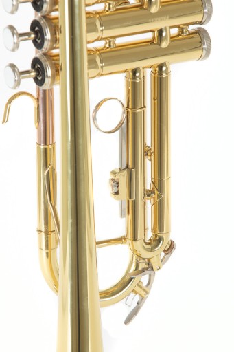 Рой Бенсон Труба Bb TR-101