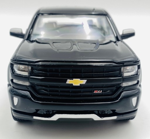 Chevy Silverado 1500 LT-Z71 2017 1:27 Motormax 79348 черный