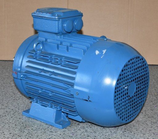 AL132S-08/04 Двухскоростной двигатель WEG 5,5 кВт 1425 725