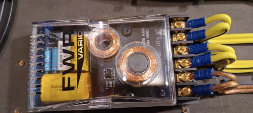 System tylnego nagłośnienia 2-kanałowy ,,CAR AUDIO,,
