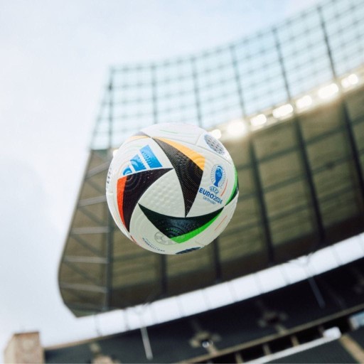 Футбольный мяч ADIDAS для ног Euro24 Fussballliebe Training 4 + бесплатные иглы