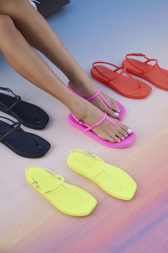 Женские легкие шлепанцы Crocs Miami Thong 209793 Flip 37-38