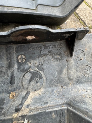 Osłona chlapacz Błotnik nadkole schowek Actros MP 4 A9608817803 A9608817903