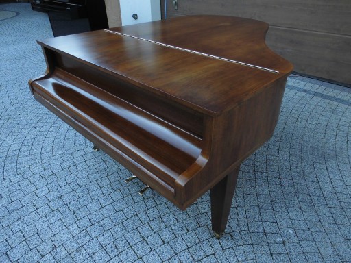 Fortepian dla Konesera Grotrian Steinweg G185 brzmi jak dzwon