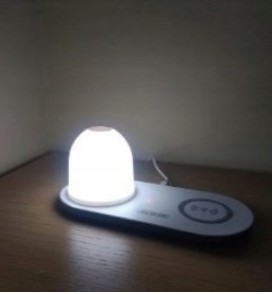 Lampka nocna z ładowarką indukcyjną 2w1 biała