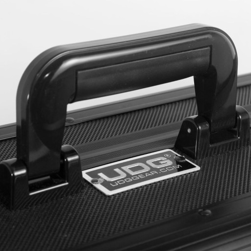 UDG Ultimate Pick Foam Flight Case Multi Format M Black — чемодан для оборудования