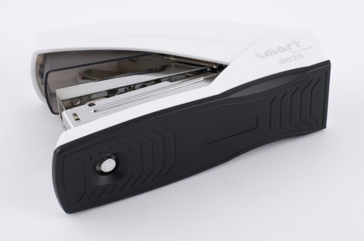 Степлер Smart 0025 на 25 листов с уменьшением усилия