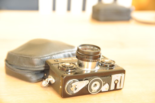 Rollei 35S - размер Sonnar 2,8/40 - красивый и функциональный в футляре