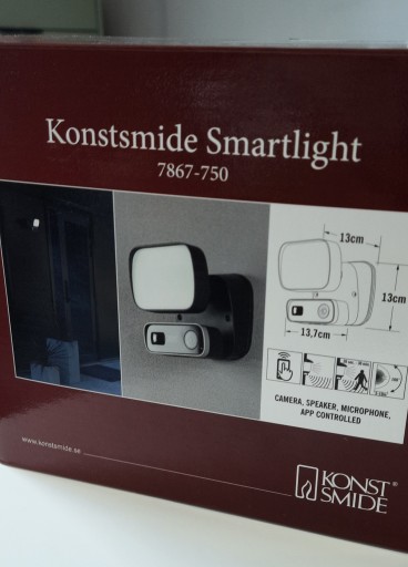Уличный светильник с камерой Konstsmide Smartlight 7867-750 WiFi 1.000лм