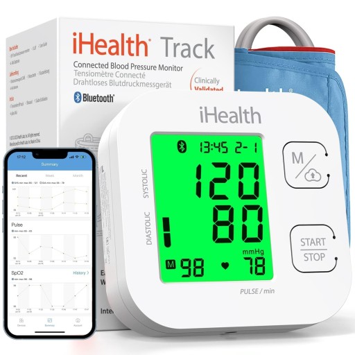 iHealth Track с тонометром на руке