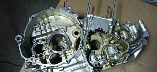 YAMAHA TDM 850 4TX КРАНЕРЫ БЛОК ДВИГАТЕЛЯ КРЫШКА КОРПУСА КОРПУСА КОРПУСА КАНЕРА