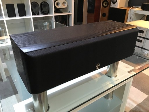 Центральная колонка Yamaha NS-C55 60W, черная.