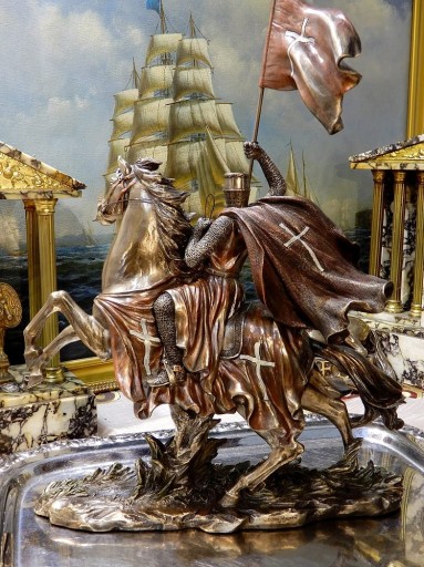 Фигурка «Рыцарь-крестоносец на лошади» от VERONESE — подарок для солдата-офицера v