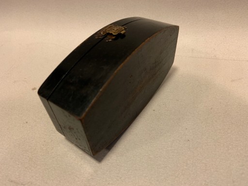 ДОВОЕННАЯ РЕЗНАЯ ДЕРЕВЯННАЯ ШКАТУЛКА