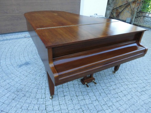 Fortepian dla Konesera Grotrian Steinweg G185 brzmi jak dzwon