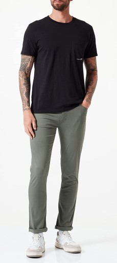 Wrangler LARSTON SLIM Пыльный Оливковый ЗЕЛЕНЫЙ W31 L32