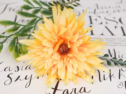 12x SZTUCZNE KWIATY CHRYZANTEMA ŻÓŁTA PIK 41cm Z PAPROTKĄ DO STROIKA KWIAT