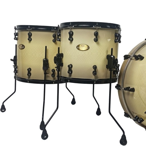 Дизайн змеи от PEARL Masterworks Moose's Snake