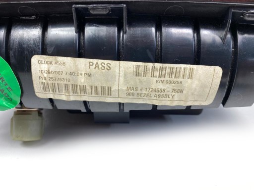 CADILLAC ESCALADE 07-14R UCHWYT NA KUBKI SCHOWEK