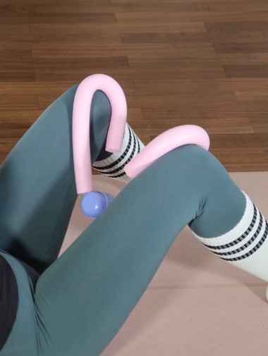 AGRAFKA MOTYLEK DO ĆWICZEŃ NÓG RAMION UDA FITNES BEŻOWY