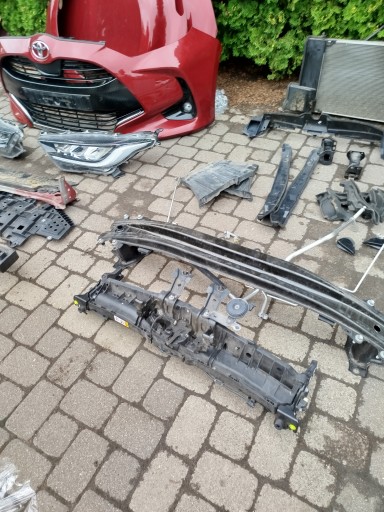 Toyota Yaris lV przód kompletny 3t3 lub 2pn 20-24r