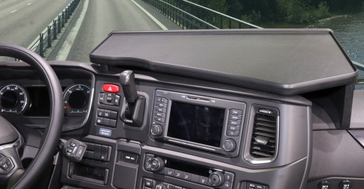 СТЕГАНЫЙ СТОЛ-ПОЛКА RTV SCANIA R S с 2017 г.