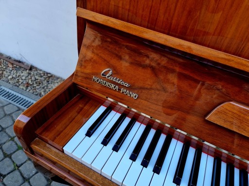 Пианино Nordiska Classica 112см RENNER 1977 ТЕМНО-КОРИЧНЕВЫЙ глянцевый