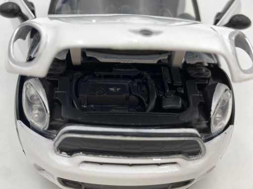 MINI Cooper S Countryman 1:24 Motormax 73353 белый