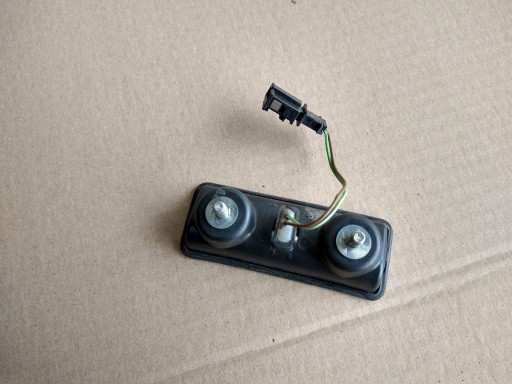 Микропереключатель ручки двери багажника Skoda Fabia I 99-08 6Y0827574J 6Y0827574K