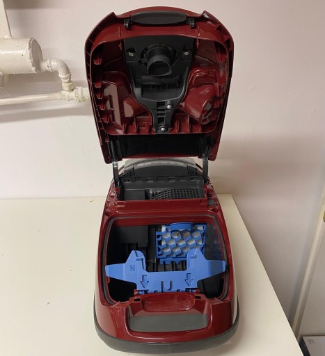 ПЫЛЕСОС-ПЫЛЕСОС MIELE COMPLETE C3 BAG CAT&DOG FLEX POWER LINE 890W