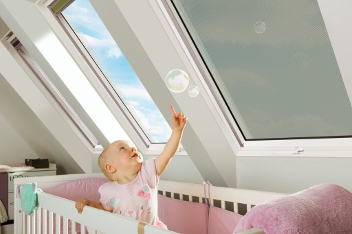 Markiza AMZ 10% 090 do okien FAKRO i OptiLight 55x78 kaseta RAL7022