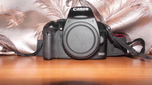 Корпус зеркальной камеры Canon 500D + объектив 18-55 ДОПОЛНИТЕЛЬНАЯ ЦЕНА!!!