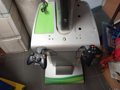 Игровой автомат Xbox 360 с монитором Samsung Profit