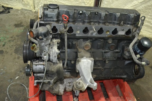 Мерседес W124 W126 260 E 2.6л Двигатель M103 941