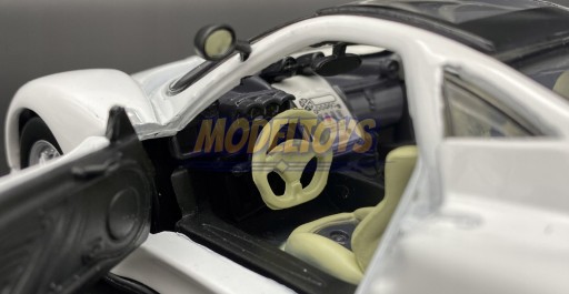 PAGANI Zonda C12 S белый 1:24 Motormax 73272