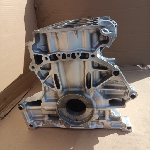 Блок цилиндров D4204T23 для Volvo S90 V90 234 235 D5 173 кВт 2016 2021 гг.