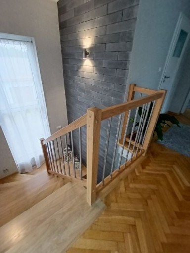 ПОЛНЫЕ ДЕРЕВЯННЫЕ ЛЕСТНИЧНЫЕ ПЕРИЛА